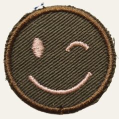 Hímzett Emoji Felvaró