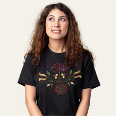 Színes rábaközi hímzéssel díszített póló